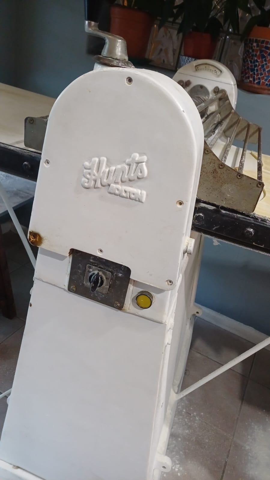 Hunts dough sheeter side cover and controls during repair assessment