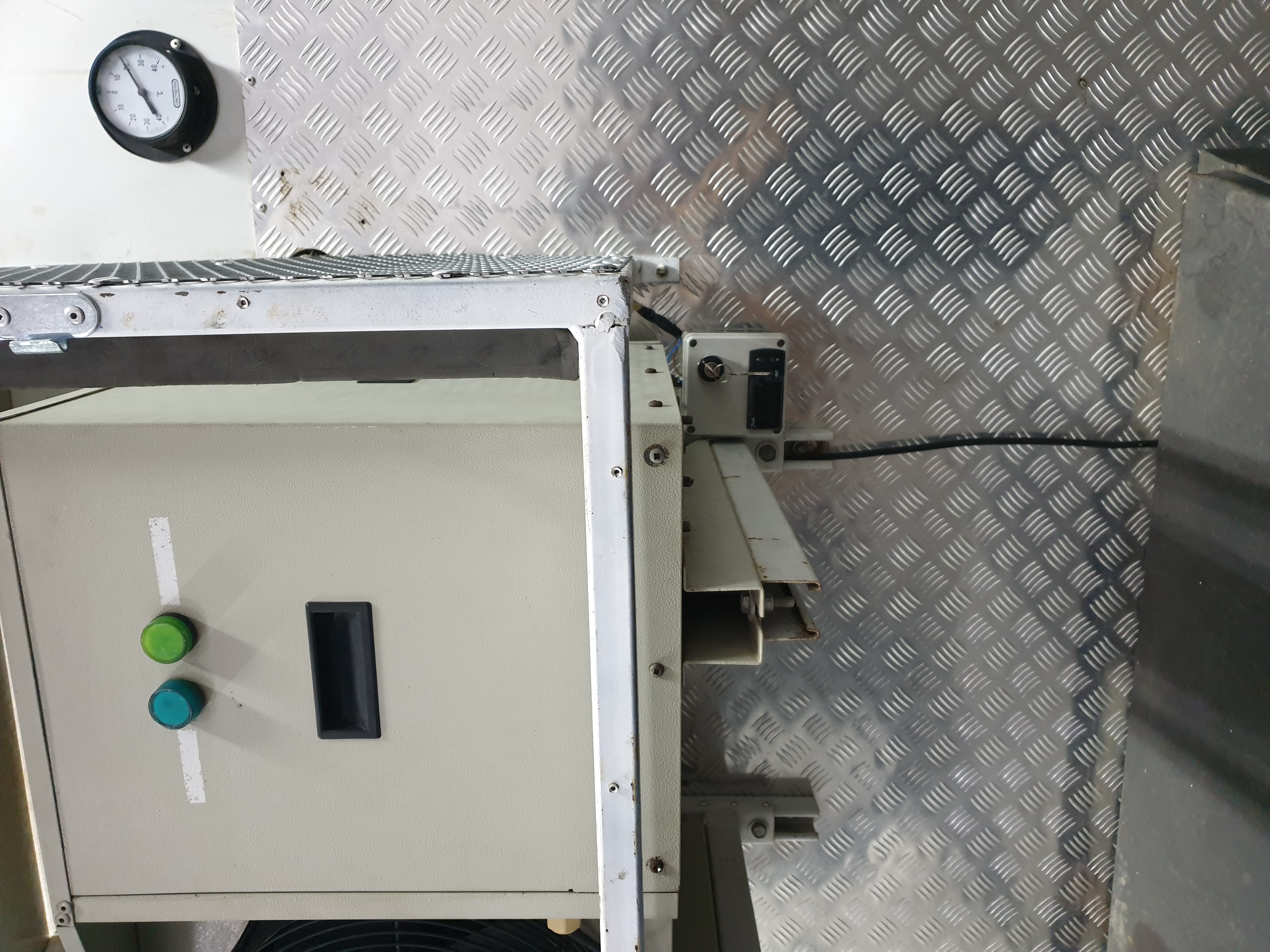 Detailed mobile refrigeration repair work on an R404A trailer system
