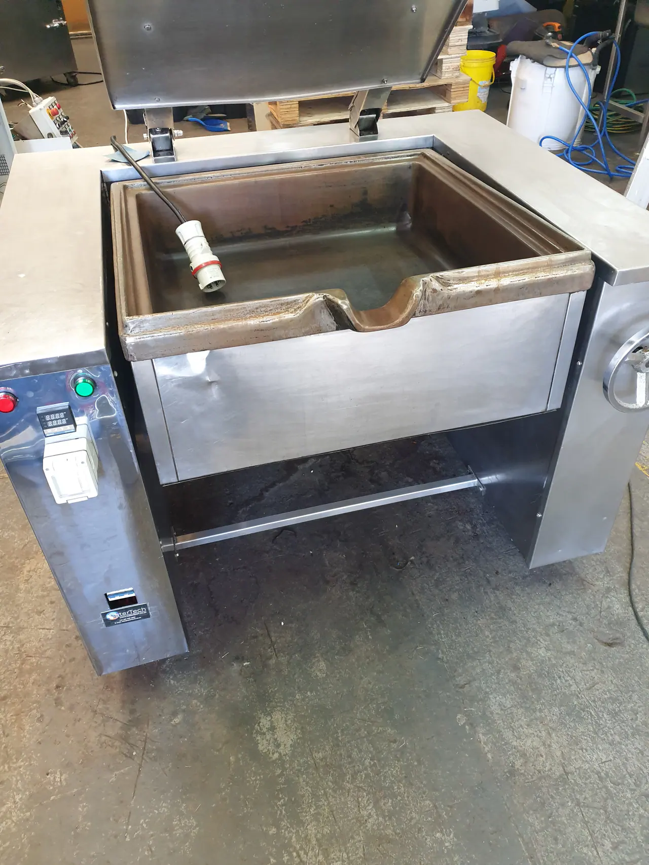 Completed commercial tilt pan retrofit with LCD temperature controller, push buttons and custom stainless control panel