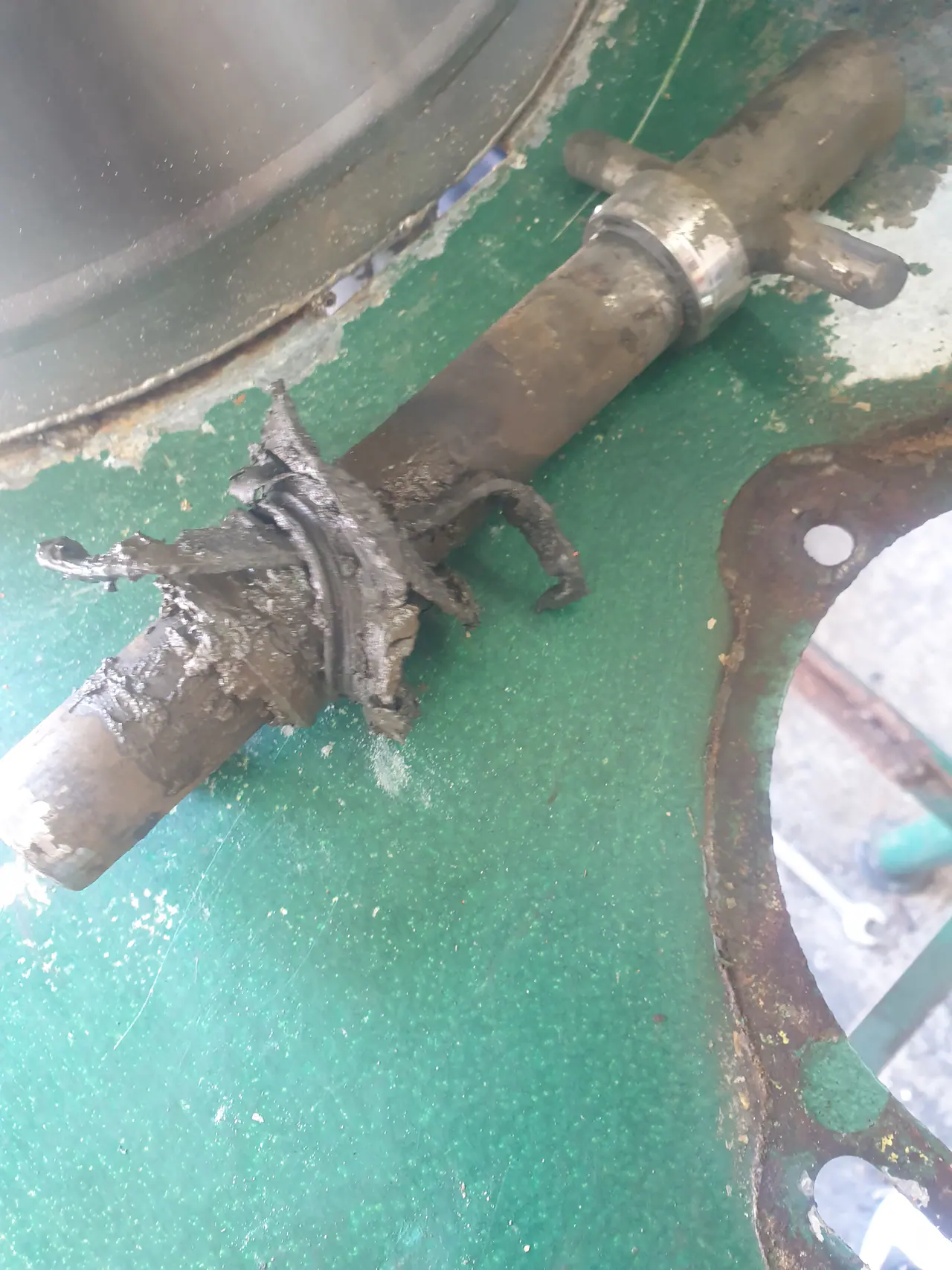 Potato peeler during strip-down before belt and shaft repair